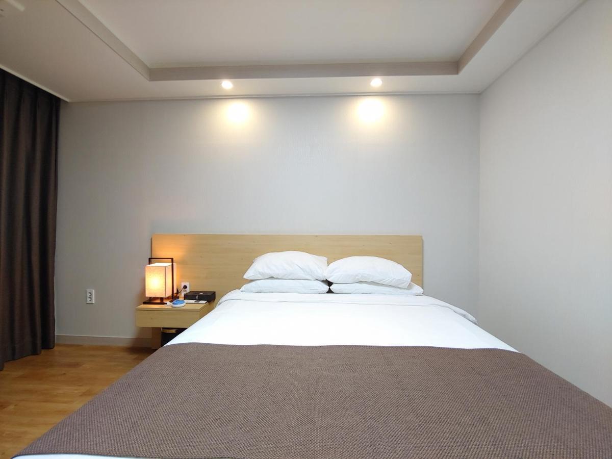 Jeju Lavender Hotel Согвіпо Екстер'єр фото
