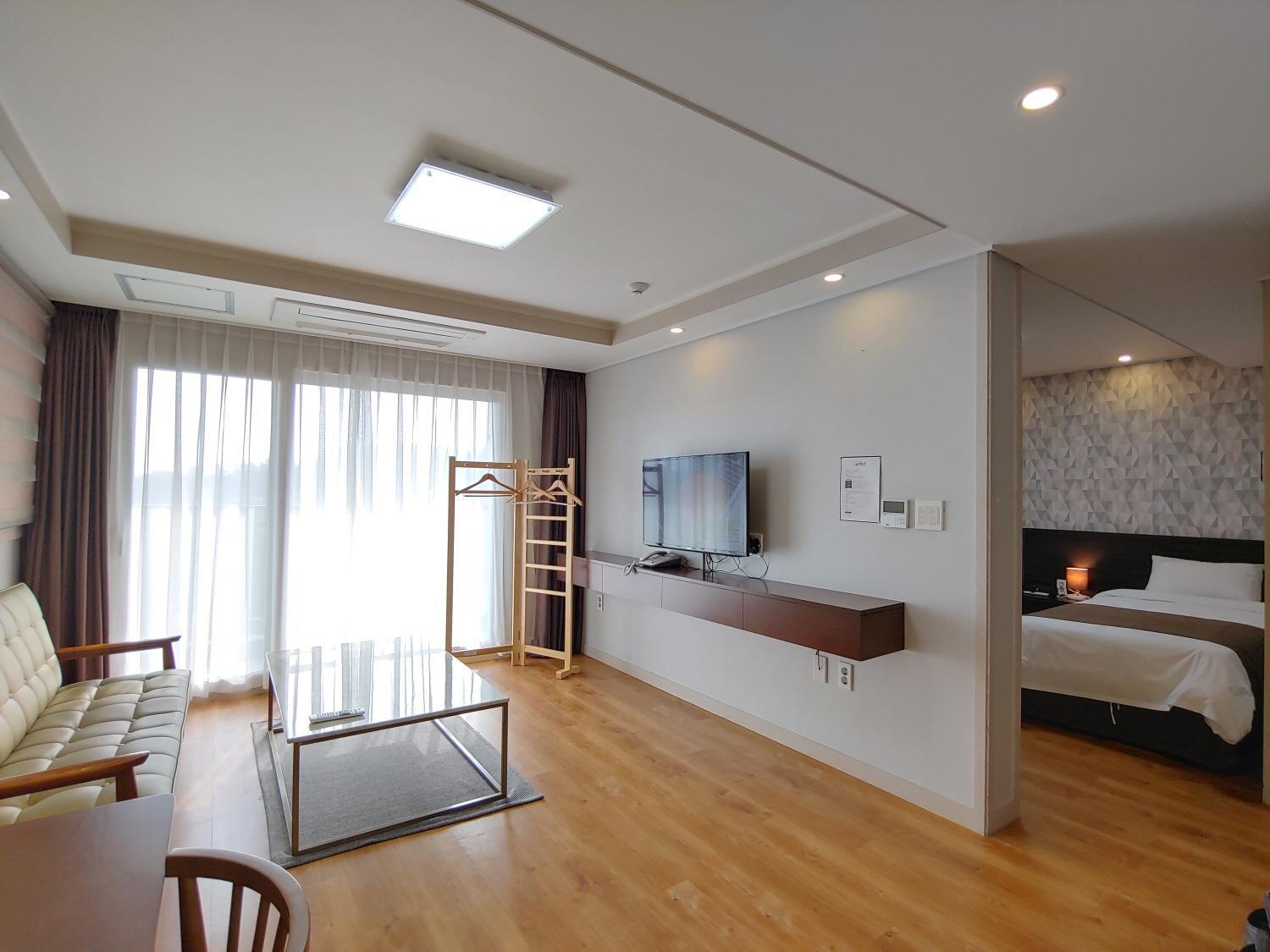 Jeju Lavender Hotel Согвіпо Екстер'єр фото