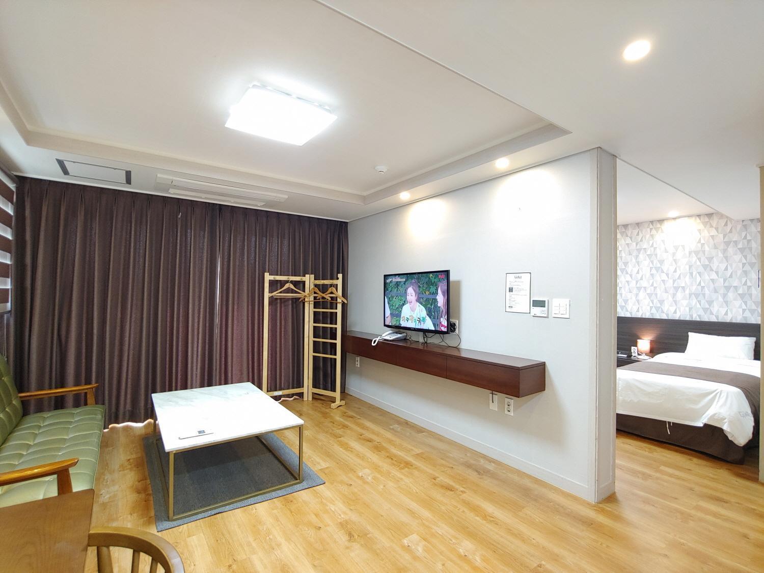 Jeju Lavender Hotel Согвіпо Екстер'єр фото