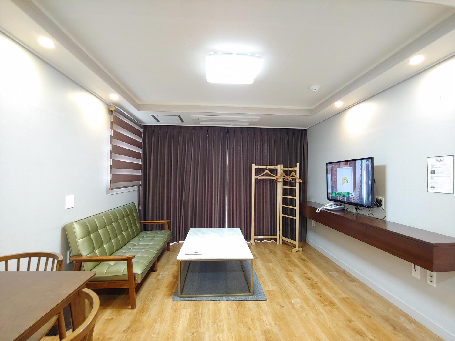 Jeju Lavender Hotel Согвіпо Екстер'єр фото