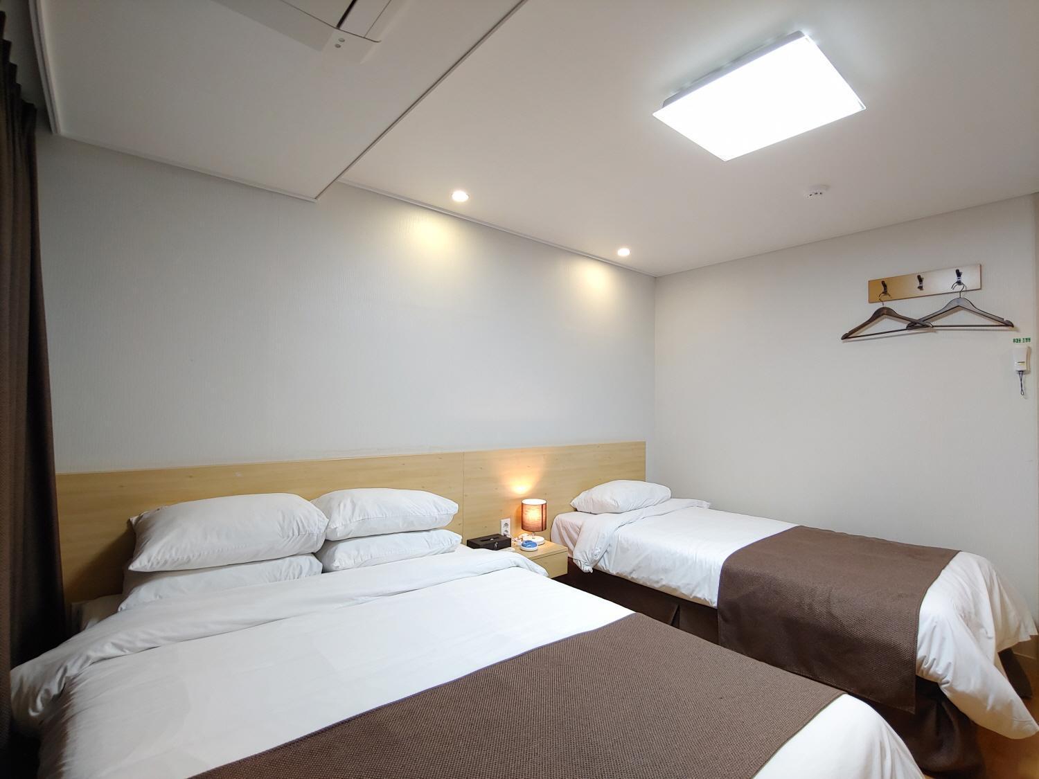 Jeju Lavender Hotel Согвіпо Екстер'єр фото