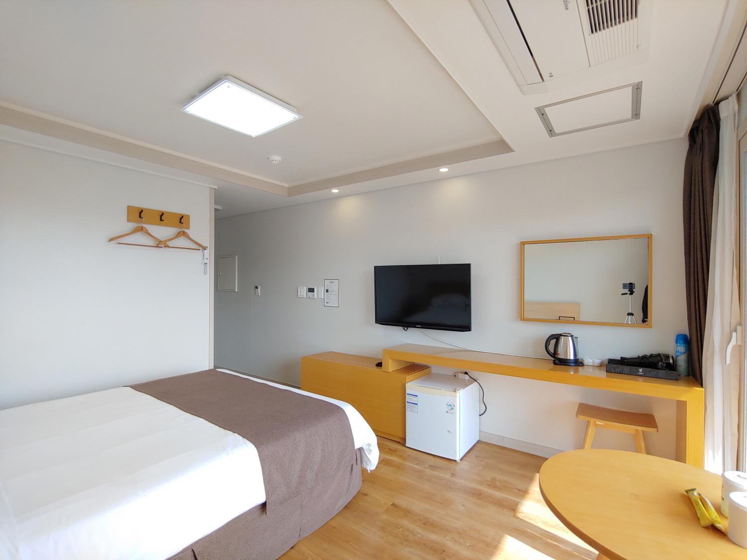 Jeju Lavender Hotel Согвіпо Екстер'єр фото
