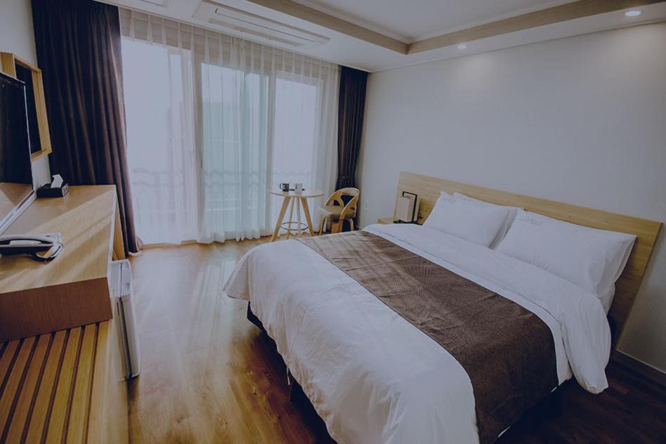 Jeju Lavender Hotel Согвіпо Екстер'єр фото