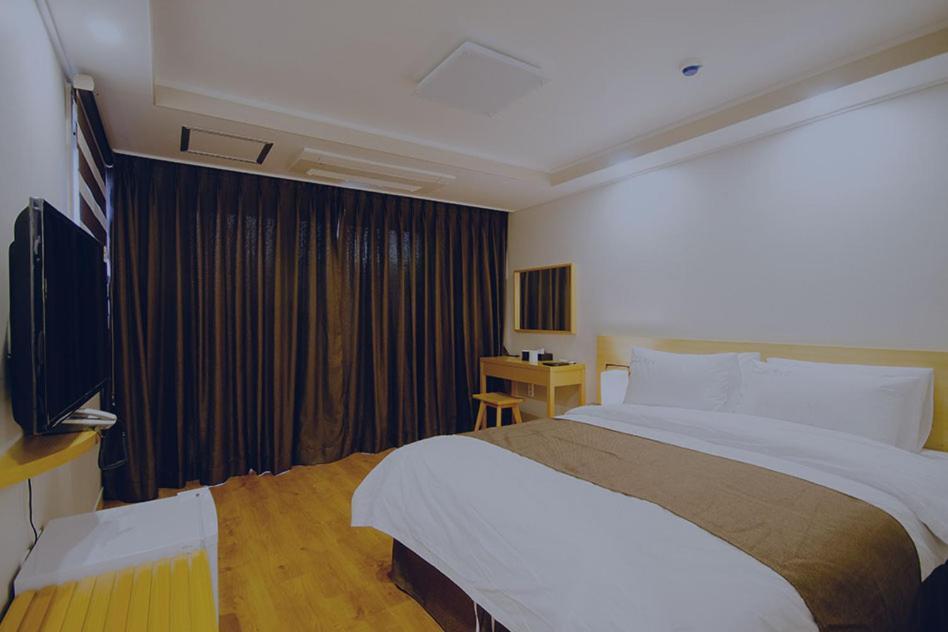 Jeju Lavender Hotel Согвіпо Екстер'єр фото